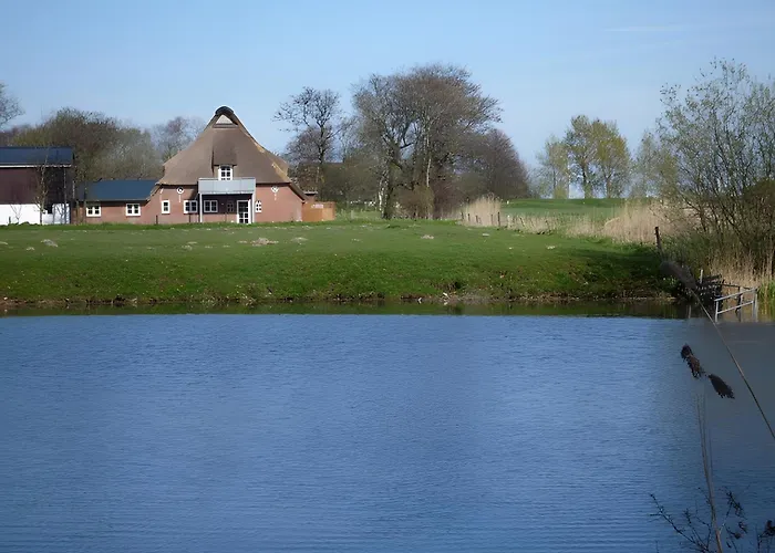 Am Halbmond 1 公寓 *